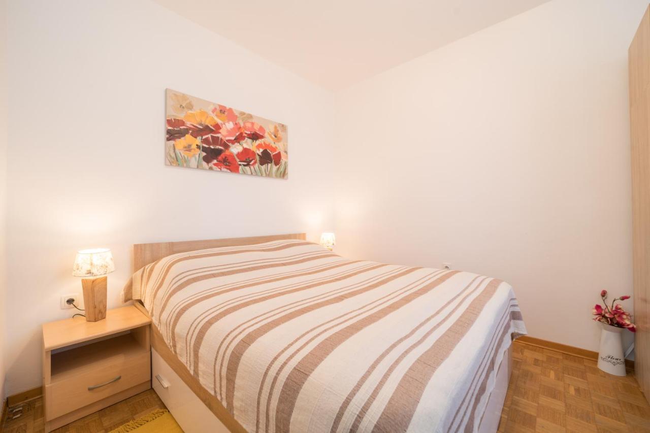 Appartement Red Karmenita à Umag Extérieur photo