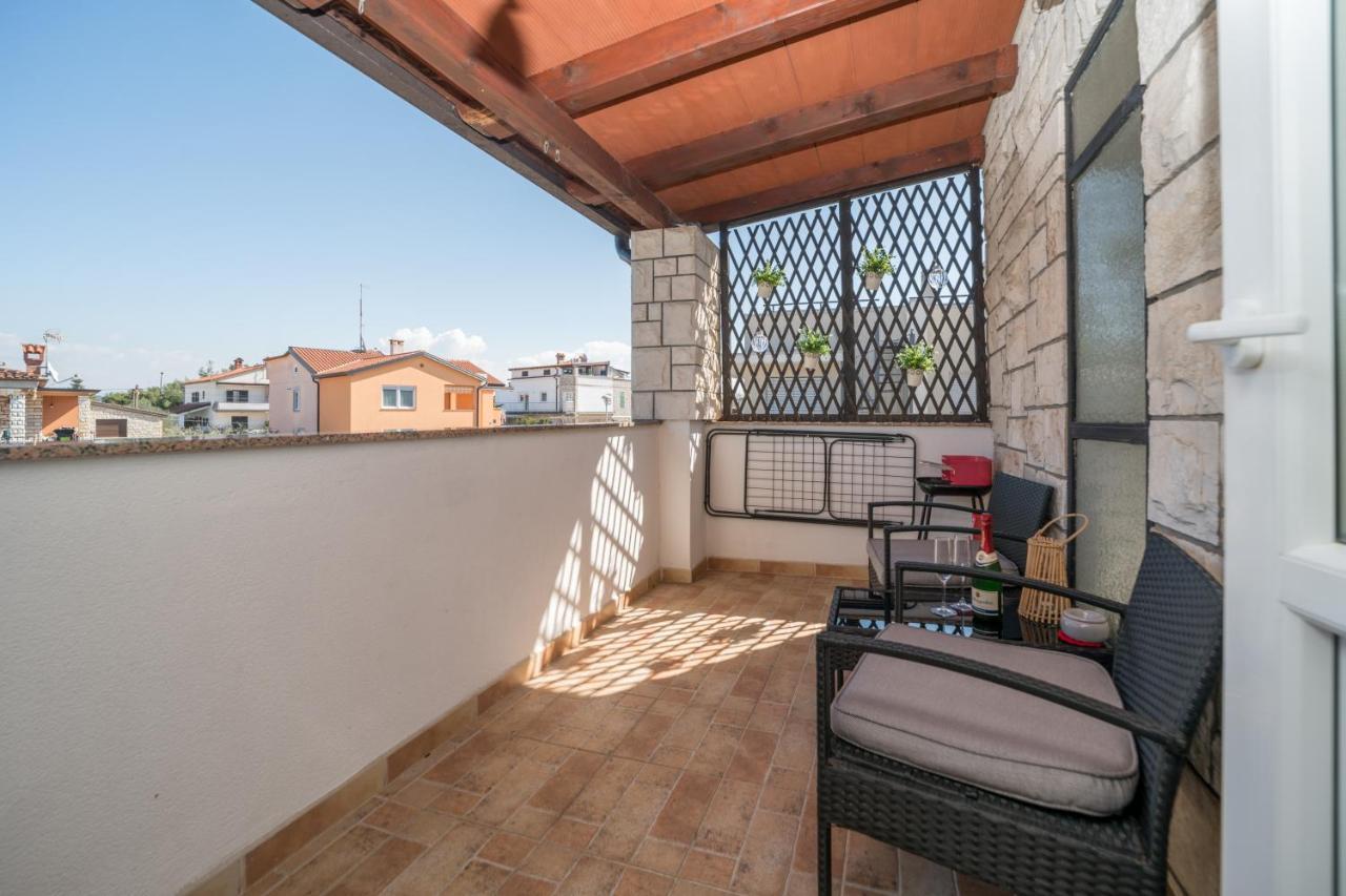 Appartement Red Karmenita à Umag Extérieur photo
