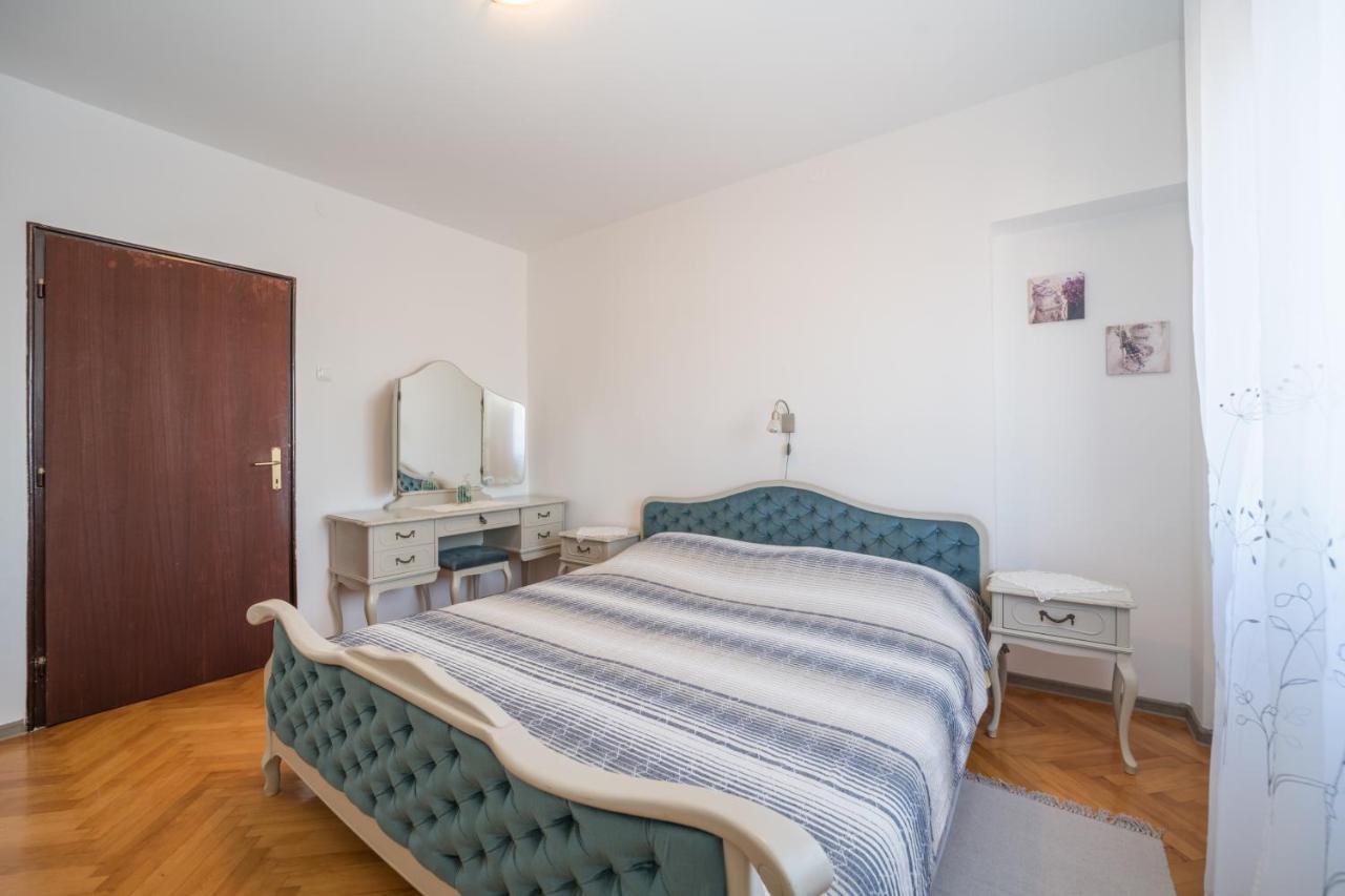 Appartement Red Karmenita à Umag Extérieur photo
