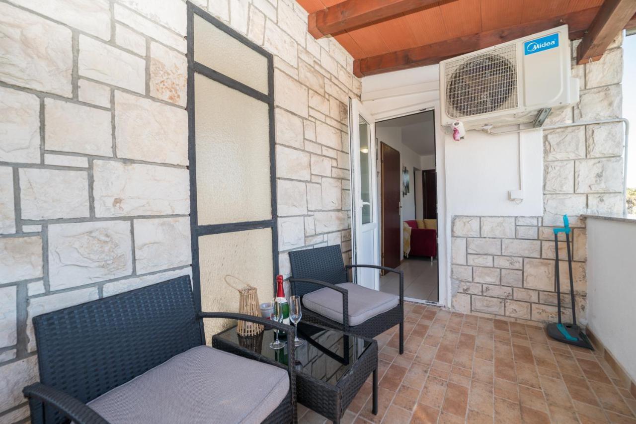 Appartement Red Karmenita à Umag Extérieur photo