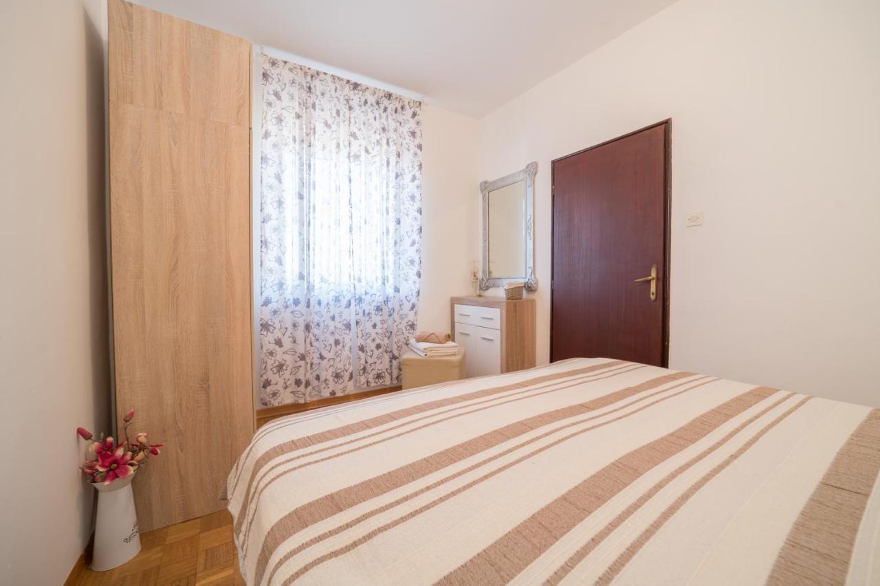 Appartement Red Karmenita à Umag Extérieur photo